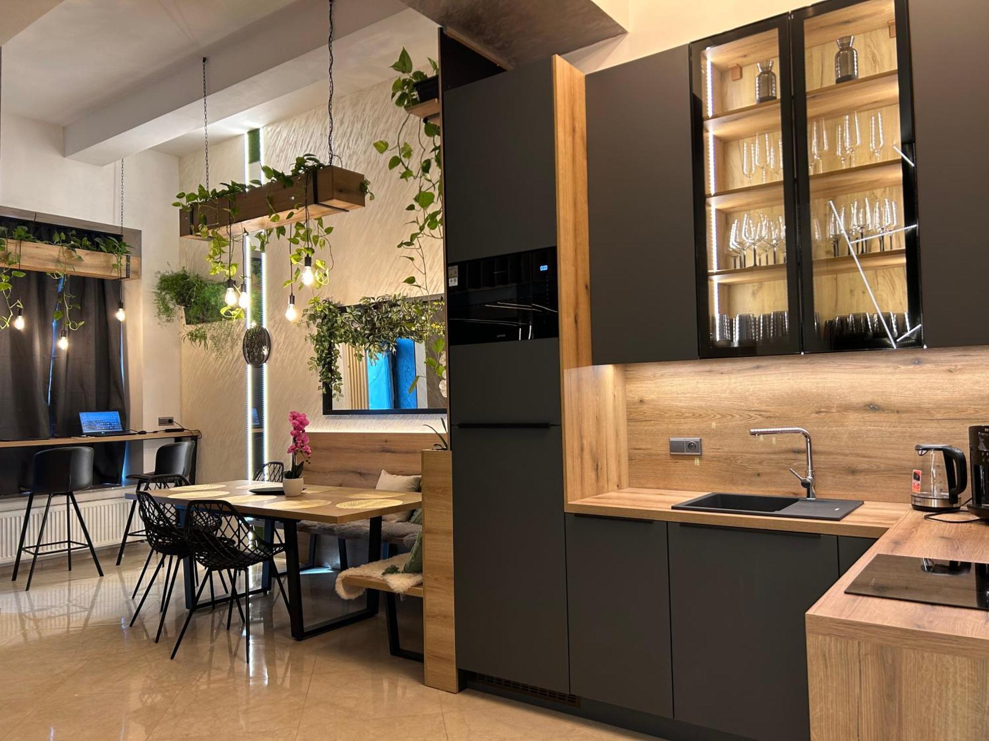 Leo Apartment Suite & Private Spa Zone - Old City Pressburg Exterior foto