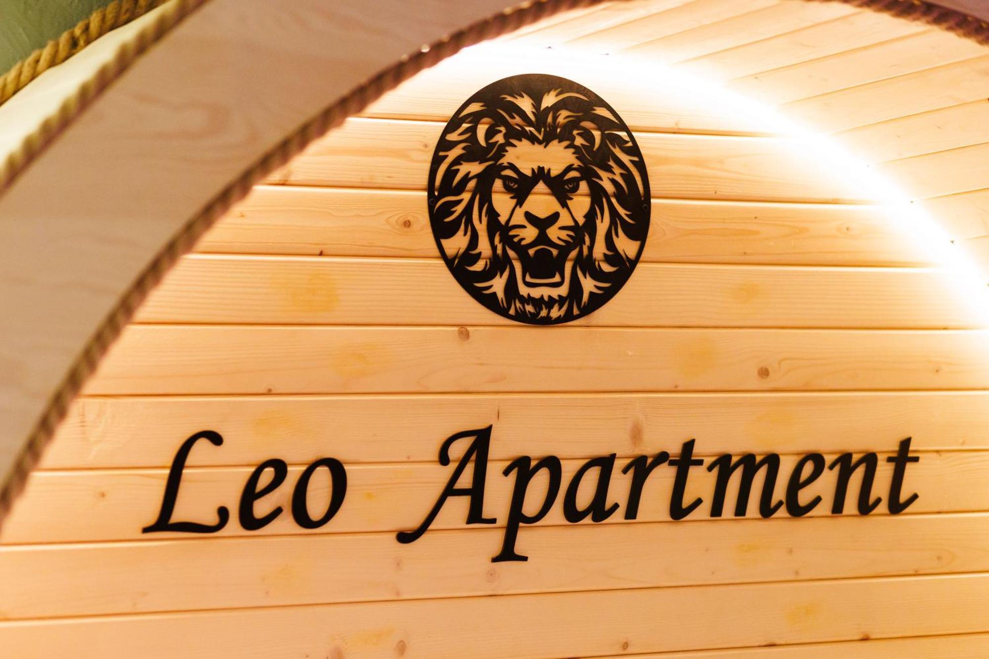 Leo Apartment Suite & Private Spa Zone - Old City Pressburg Exterior foto
