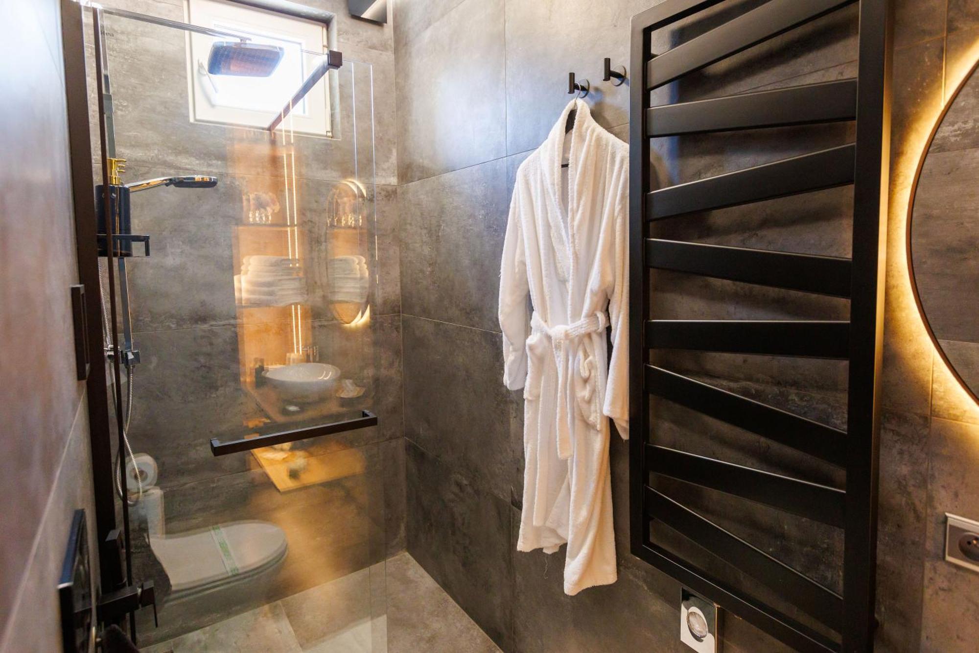 Leo Apartment Suite & Private Spa Zone - Old City Pressburg Exterior foto