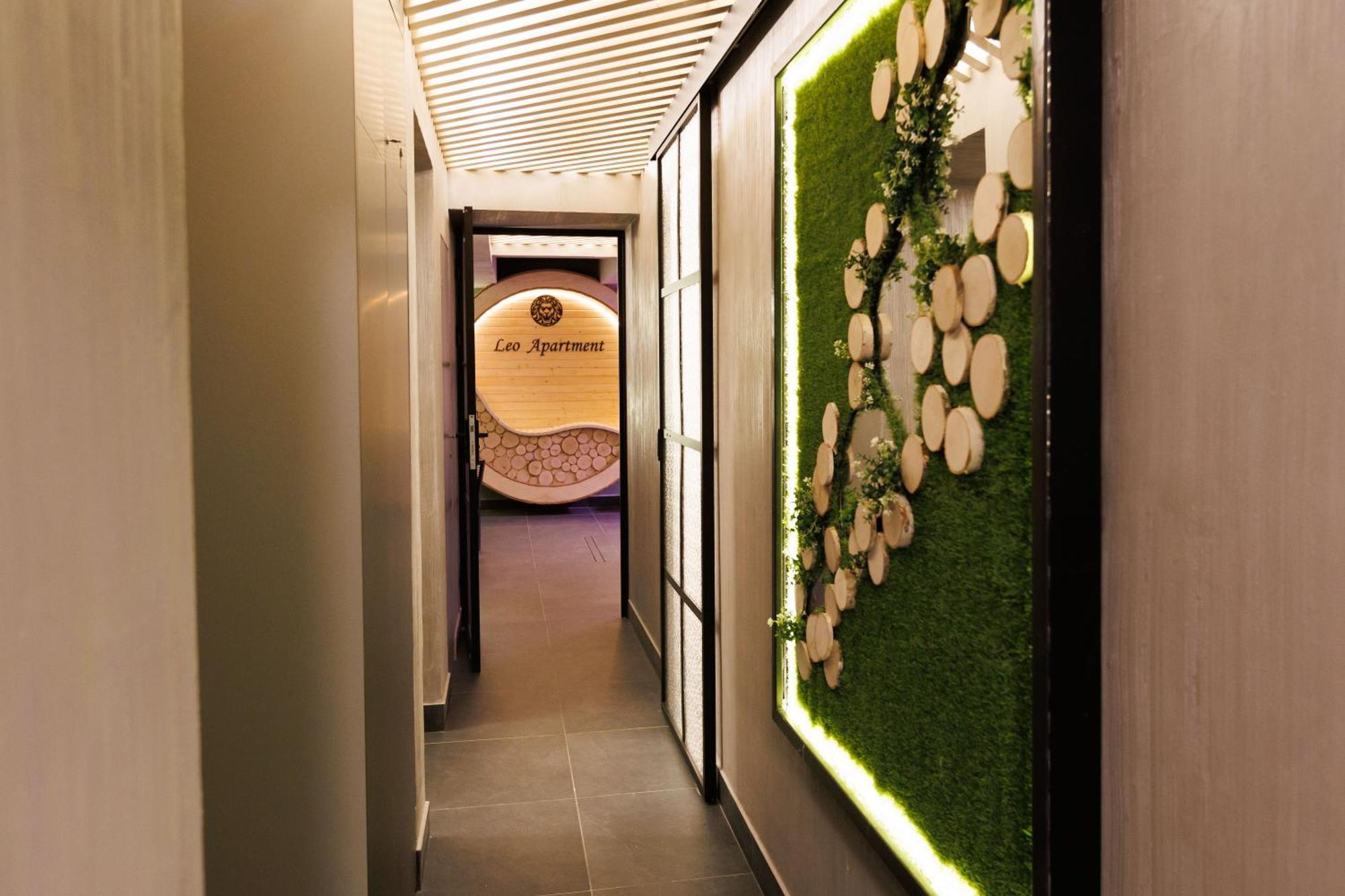 Leo Apartment Suite & Private Spa Zone - Old City Pressburg Exterior foto