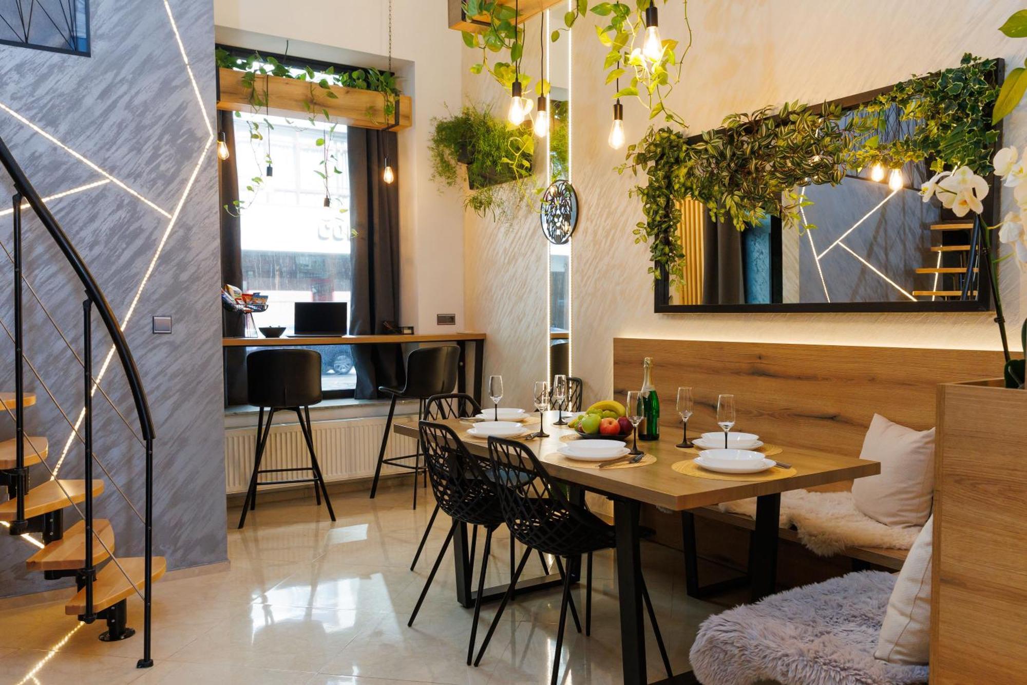 Leo Apartment Suite & Private Spa Zone - Old City Pressburg Exterior foto