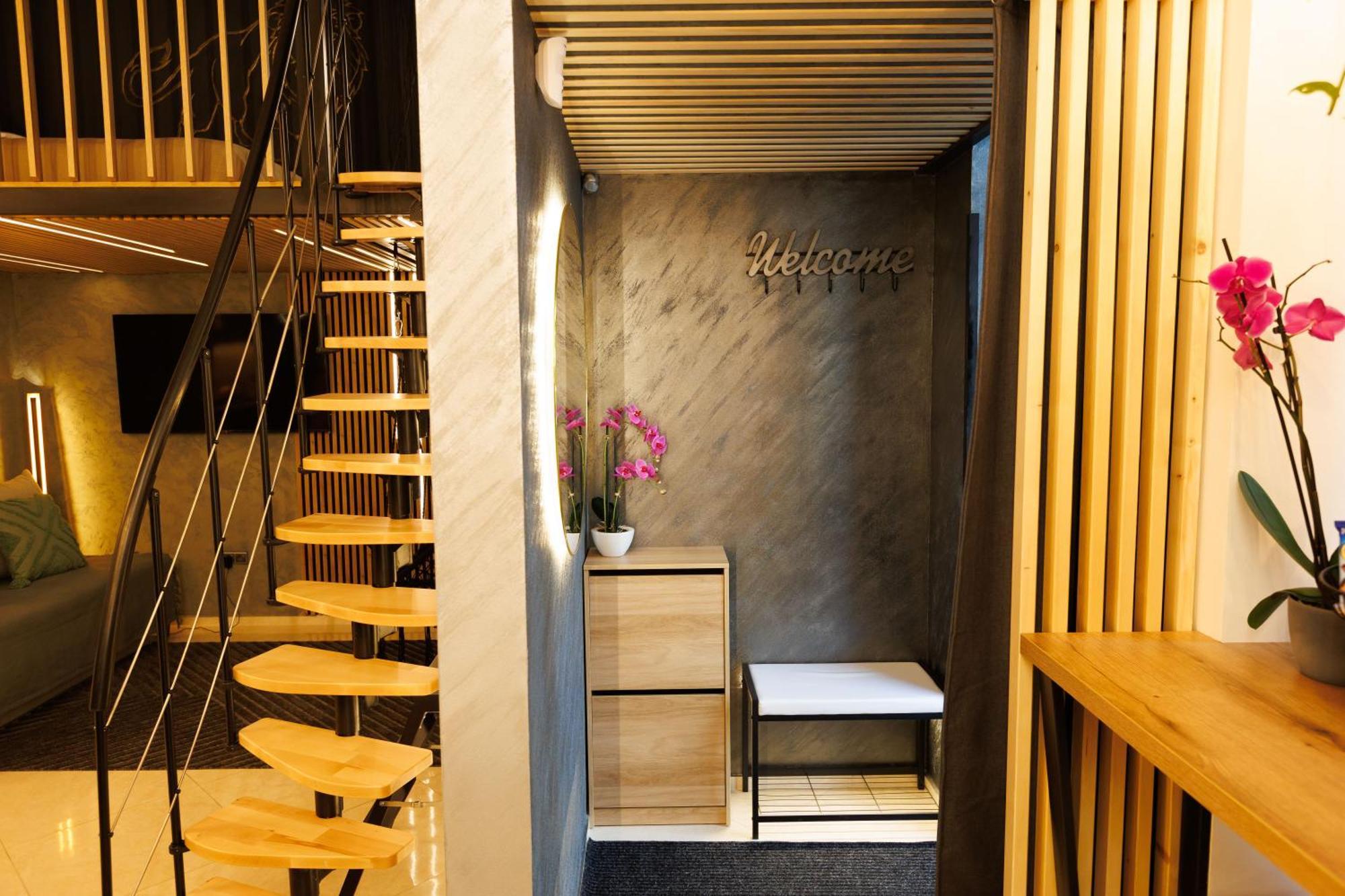 Leo Apartment Suite & Private Spa Zone - Old City Pressburg Exterior foto